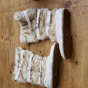 Fur boots